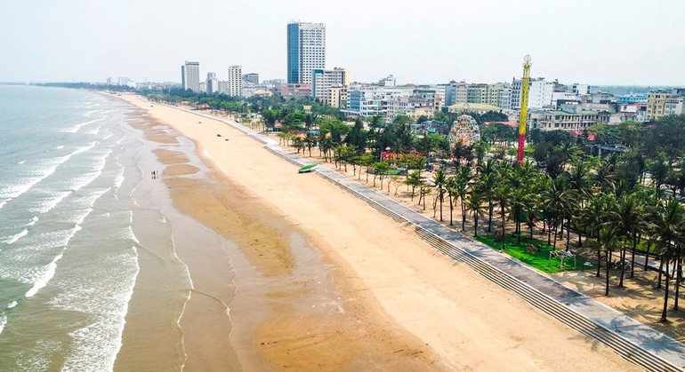 Từ ngày 1/12/2024, thị xã Cửa Lò và 4 xã của huyện Nghi Lộc chính thức nhập vào thành phố Vinh.