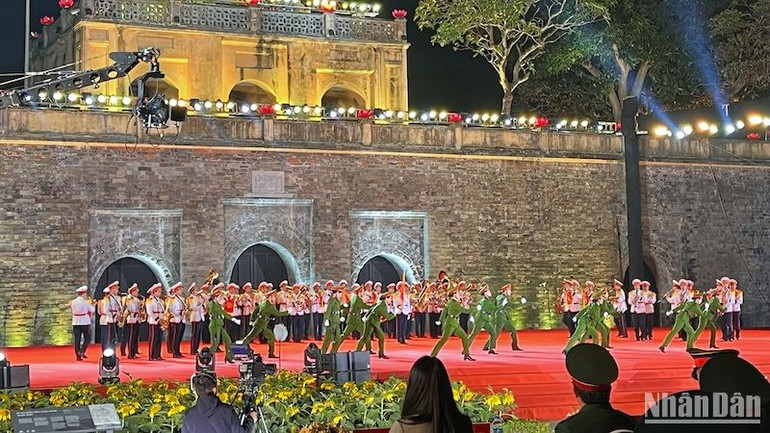 Tác phẩm của Đoàn quân nhạc Nghi lễ Công an nhân dân Việt Nam. Tác phẩm của Đoàn quân nhạc Nghi lễ Công an nhân dân Việt Nam.