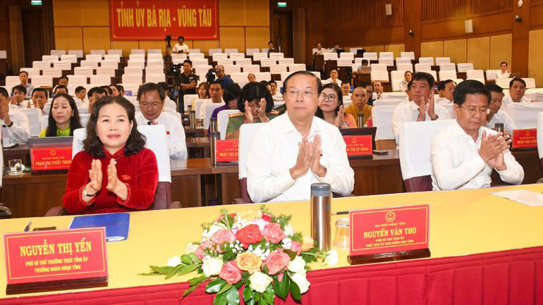 Các đại biểu tham dự kỳ họp lần này.