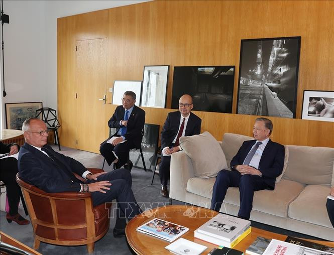 Tổng Bí thư, Chủ tịch nước Tô Lâm gặp và làm việc với Thị trưởng Thành phố Le Havre. (Ảnh: TTXVN)