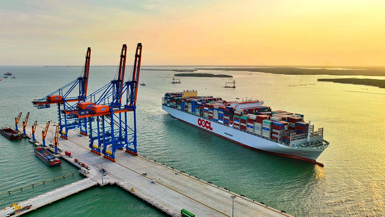 Tàu container vào Cụm cảng Cái Mép-Thị Vải (Bà Rịa-Vũng Tàu). (Ảnh: VŨ TÂN)