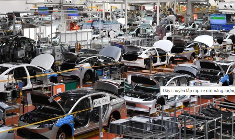 Dây chuyền lắp ráp xe ô-tô năng lượng mới ở Quảng Châu, tỉnh Quảng Đông, Trung Quốc ngày 3/7/2023. (Ảnh: THX/TTXVN)