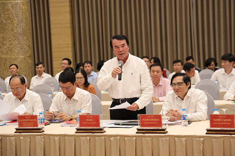 Các đại biểu phát biểu góp ý tại hội thảo.