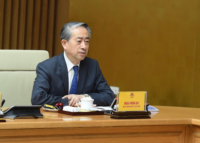 Đại sứ Trung Quốc tại Việt Nam Hùng Ba phát biểu. Đại sứ Trung Quốc tại Việt Nam Hùng Ba phát biểu.