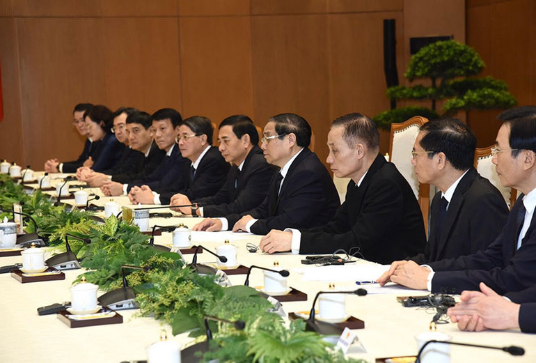 Thủ tướng Phạm Minh Chính và lãnh đạo các bộ, ngành của Chính phủ Việt Nam cùng tham dự cuộc tiếp Tổng Bí thư, Chủ tịch nước Lào Thongloun Sisoulith.