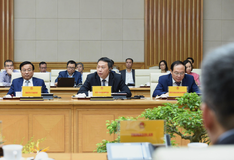 Thứ trưởng Thông tin và Truyền thông Nguyễn Huy Dũng phát biểu. Thứ trưởng Thông tin và Truyền thông Nguyễn Huy Dũng phát biểu.