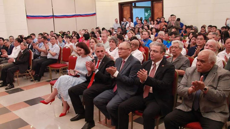 Các đại biểu tham dự sự kiện.