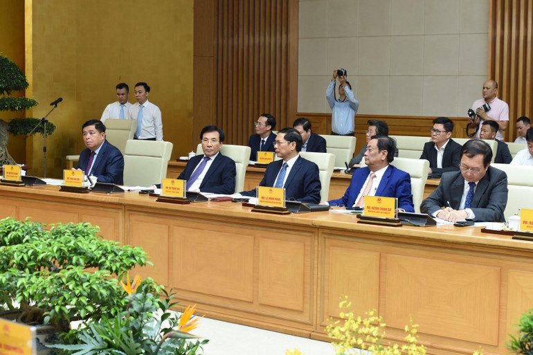 Lãnh đạo các bộ, ngành Việt Nam tại Tọa đàm.