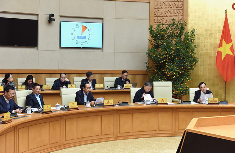 Các đồng chí Phó Thủ tướng và thành viên Chính phủ tham dự phiên họp. Các đồng chí Phó Thủ tướng và thành viên Chính phủ tham dự phiên họp.