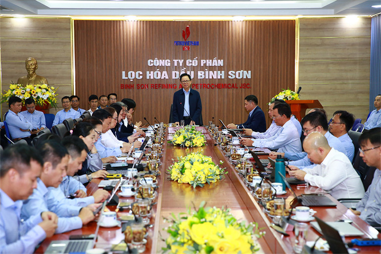 Đồng chí Nguyễn Văn Hội, Bí thư Đảng ủy, Chủ tịch HĐQT BSR phát biểu tại hội nghị. Đồng chí Nguyễn Văn Hội, Bí thư Đảng ủy, Chủ tịch HĐQT BSR phát biểu tại hội nghị.