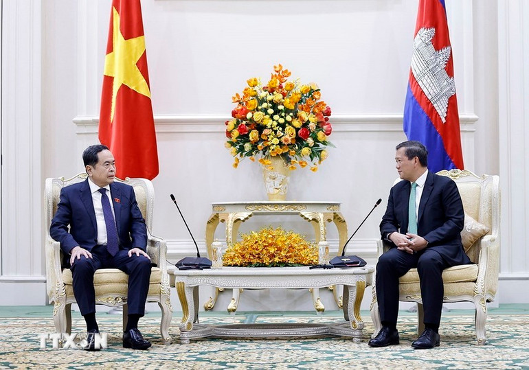Chủ tịch Quốc hội Trần Thanh Mẫn hội kiến Thủ tướng Campuchia Samdech Hun Manet. (Ảnh: TTXVN)