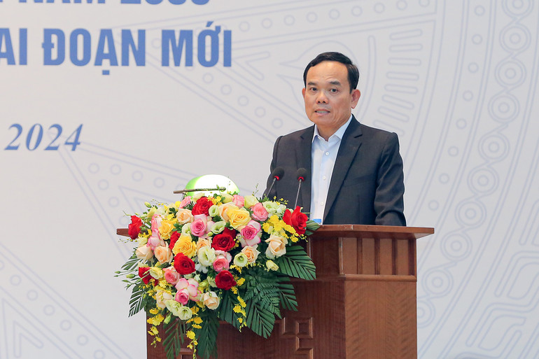 Trưởng Ban Kinh tế Trung ương Trần Lưu Quang phát biểu khai mạc Hội nghị.