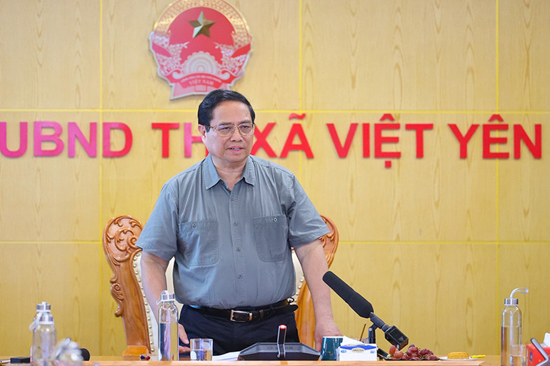 Thủ tướng Phạm Minh Chính chủ trì họp với các bộ, ngành và tỉnh Bắc Giang.