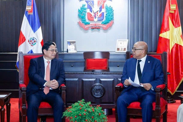 Thủ tướng Phạm Minh Chính hội kiến với Chủ tịch Hạ viện Alfredo Pacheco. (Ảnh: VGP/Nhật Bắc)