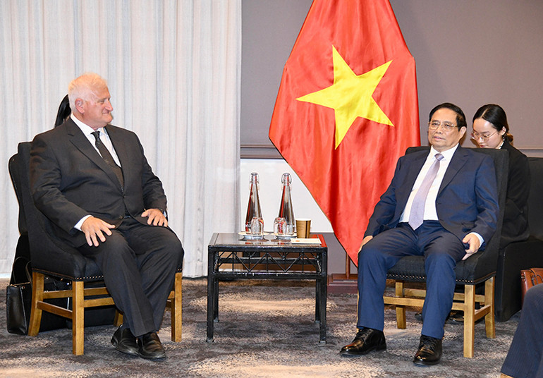 Thủ tướng Phạm Minh Chính tiếp lãnh đạo Tập đoàn ASM. Thủ tướng Phạm Minh Chính tiếp lãnh đạo Tập đoàn ASM.