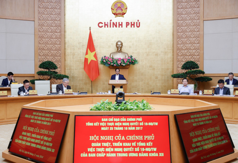 Thủ tướng Phạm Minh Chính chủ trì Hội nghị quán triệt, triển khai về tổng kết việc thực hiện Nghị quyết số 18 vào ngày 4/12. (Ảnh: Nhật Bắc)