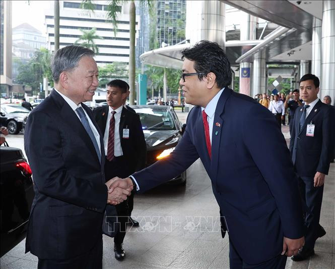 Tổng Bí thư Tô Lâm thăm và làm việc với Tập đoàn Petronas tại Kuala Lumpur, Malaysia. (Ảnh: Thống Nhất/TTXVN)