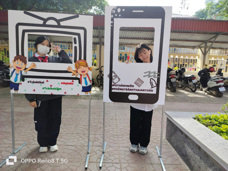 Hoạt động truyền thông sức khỏe sinh sản cho học sinh Trường trung học cơ sở Nguyễn Trãi, thành phố Sơn La.