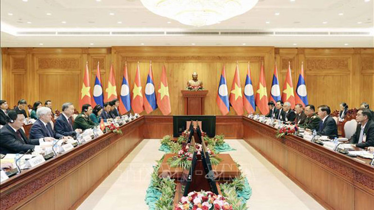 Chủ tịch nước Tô Lâm hội đàm với Tổng Bí thư, Chủ tịch nước Lào Thongloun Sisoulith. (Ảnh: NHAN SÁNG/TTXVN) Chủ tịch nước Tô Lâm hội đàm với Tổng Bí thư, Chủ tịch nước Lào Thongloun Sisoulith. (Ảnh: NHAN SÁNG/TTXVN)