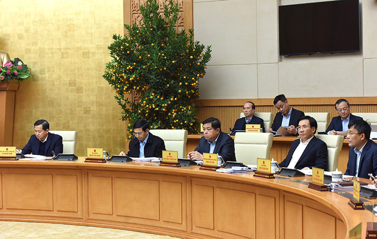 Phó Thủ tướng và lãnh đạo các bộ, ngành tham dự phiên họp. Phó Thủ tướng và lãnh đạo các bộ, ngành tham dự phiên họp.