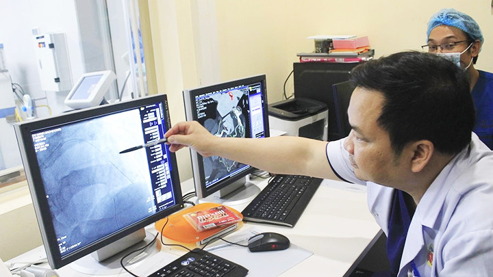 Cần chế độ đãi ngộ tốt để thu hút nhân tài làm việc trong mọi lĩnh vực.