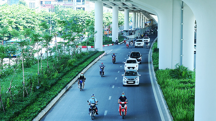 Nhiều dự án hạ tầng hiện đại được đầu tư từ nguồn vốn đầu tư công. Ảnh: NGUYỆT ANH