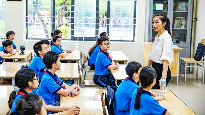 Cần cải cách tiền lương để bảo đảm đời sống của giáo viên.