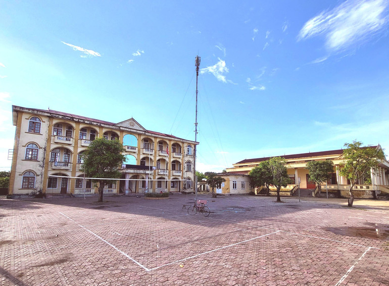 Trụ sở làm việc của UBND xã Cẩm Huy cũ (Cẩm Xuyên)