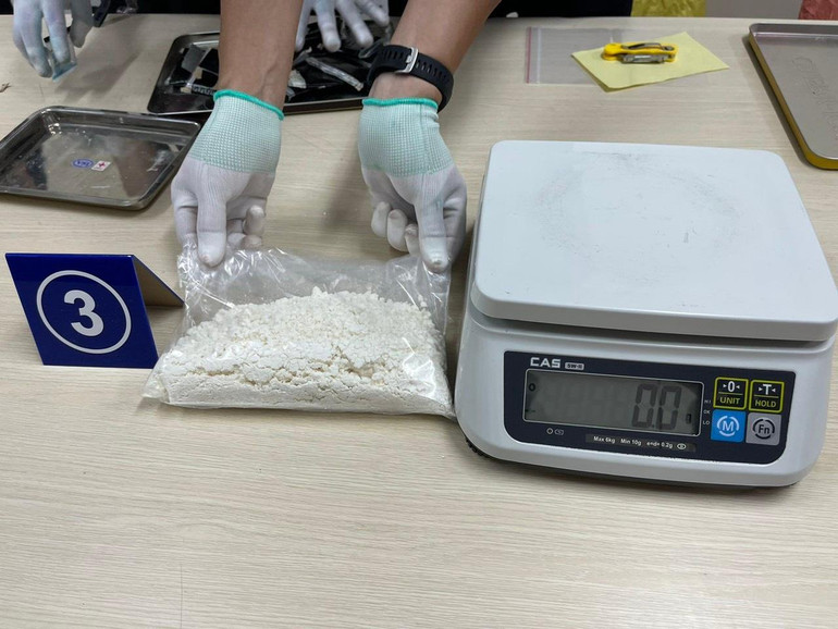 Ma túy được ngụy trang tinh vi trong những túi hàng gửi qua đường chuyển phát nhanh bị lực lượng hải quan Thành phố Hồ Chí Minh phát hiện.