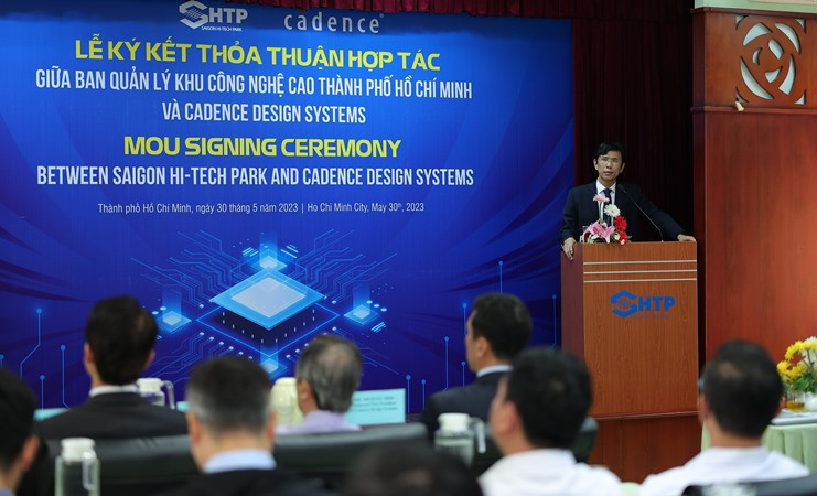 PGS,TS Nguyễn Anh Thi phát biểu trong Lễ ký kết thỏa thuận hợp tác về lĩnh vực vi mạch bán dẫn với đối tác.