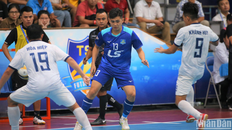 Thái Sơn Nam đã có trận hòa kịch tính ở lượt đấu cuối để giành chức vô địch của giải đấu. Thái Sơn Nam đã có trận hòa kịch tính ở lượt đấu cuối để giành chức vô địch của giải đấu.