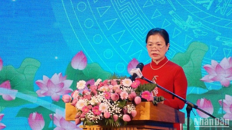 Phó Chủ tịch Ủy ban Trung ương Mặt trận Tổ quốc Việt Nam Trương Thị Ngọc Ánh phát biểu tại ngày hội