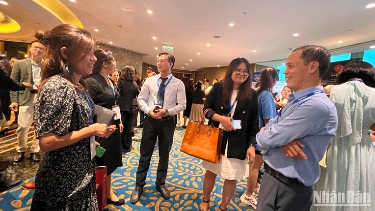 Đại diện các doanh nghiệp tham dự chương trình hội nghị Việt Nam xuất sắc.