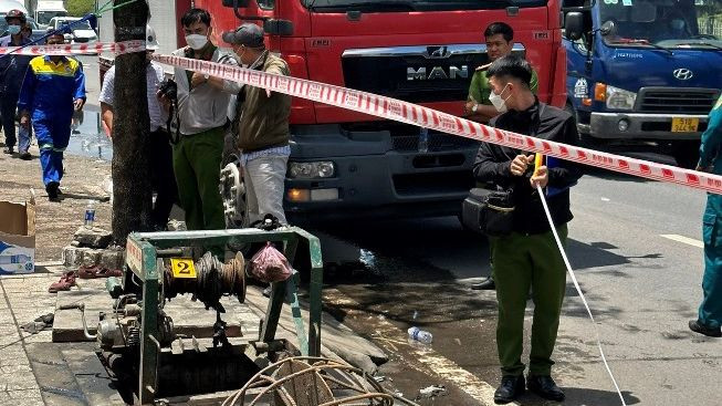 Lực lượng chức năng triển khai công tác cứu hộ, cứu nạn tại hiện trường. (Ảnh: PC07)