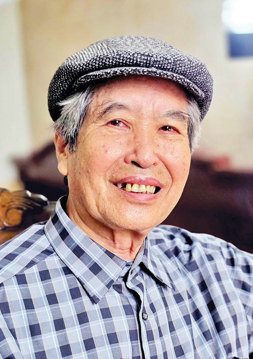 Nhà văn Minh Chuyên. minh-chuyen4.jpg
