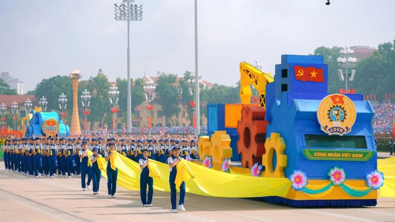 Người lao động ủng hộ hoán đổi ngày nghỉ để có kỳ nghỉ dài liền mạch năm 2026