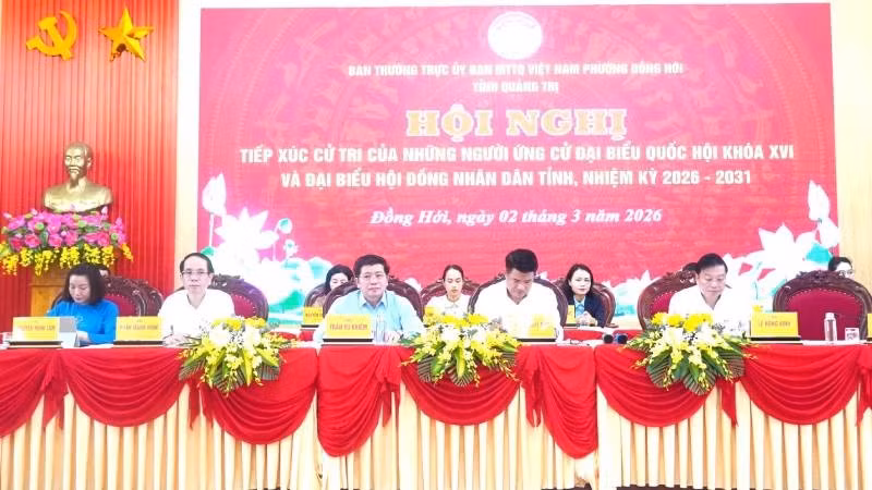 Các ứng cử viên đại biểu Quốc hội khóa XVI và đại biểu Hội đồng nhân dân tỉnh Quảng Trị nhiệm kỳ 2026-2031 tại phường Đồng Hới (Ảnh: NM)