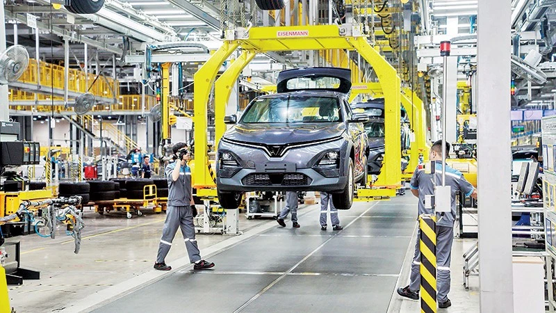 Tập đoàn kinh tế mạnh: Đầu tàu dẫn dắt tăng trưởng và chuyển đổi quốc gia