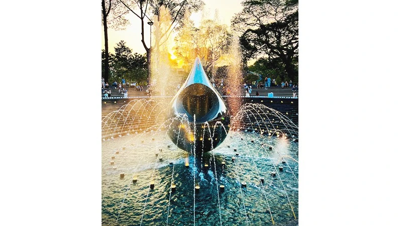 Tượng đài 'Giọt nước' tại TP.HCM: Nơi lắng đọng ký ức và hy sinh trong đại dịch