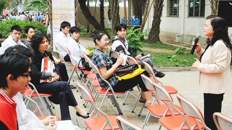 Áp Lực Học Đường Vượt Ngưỡng An Toàn: Học Sinh Đối Mặt Với Căng Thẳng Tích Lũy