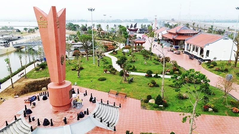 Đêm diễn 'Bản hùng ca trên sông' tái hiện lịch sử chiến đấu anh hùng tại sông Gianh