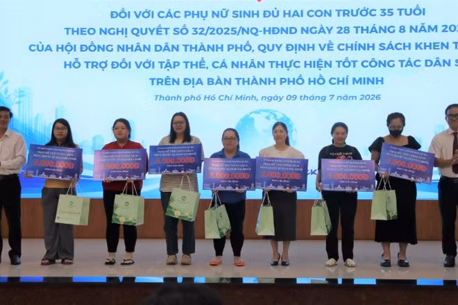 Hỗ trợ chính sách cho phụ nữ sinh đủ 2 con trước tuổi 35.