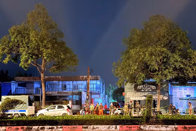 Công an phong tỏa hiện trường vụ án mạng tại xã Phước Hải, Thành phố Hồ Chí Minh tối 13/9. (Ảnh: Lê Đình Thìn) 