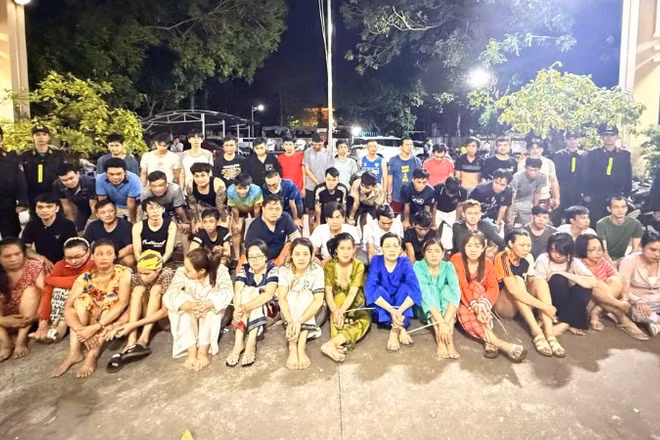 Các đối tượng trong đường dây ma túy ở các phường, xã phía Đông Thành phố Hồ Chí Minh bị bắt giữ.