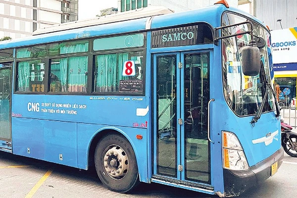 Xe buýt sử dụng khí CNG hoạt động trong nội thành Thành phố Hồ Chí Minh.
