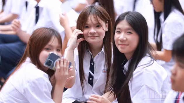 Học sinh Trường trung học phổ thông Trần Phú - Hoàn Kiếm.