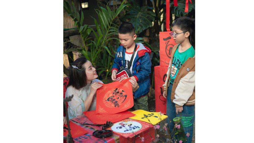 Niềm vui đầu năm với chữ và đạo học tại một không gian văn hóa tư nhân ở thành phố Huế. Ảnh: Xuân Thao