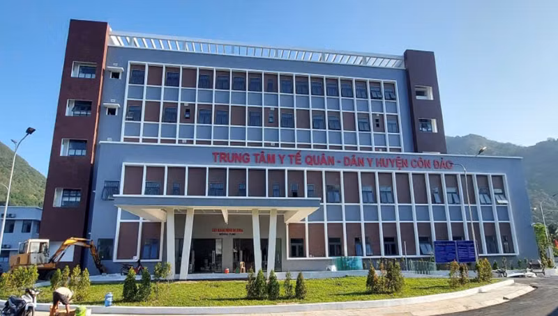 Trung tâm y tế Quân – Dân y đặc khu Côn Đảo, trực thuộc Sở Y tế Thành phố Hồ Chí Minh mới kể từ ngày 01/7/2025, sớm tiếp nhận hỗ trợ nhân lực y tế chuyên khoa của Thành phố Hồ Chí Minh.