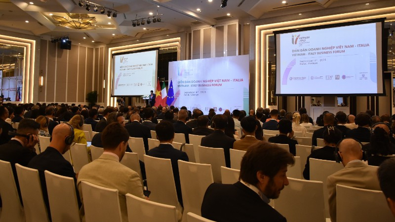 Diễn đàn thu hút hơn 200 doanh nghiệp Việt Nam và gần 100 doanh nghiệp Italia.
