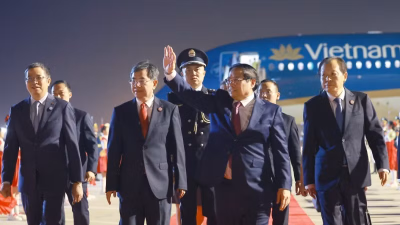 Thủ tướng Phạm Minh Chính đến Thiên Tân, bắt đầu chuyến tham dự Hội nghị Thượng đỉnh Tổ chức Hợp tác Thượng Hải (SCO) 2025. (Ảnh: Dương Giang/TTXVN )